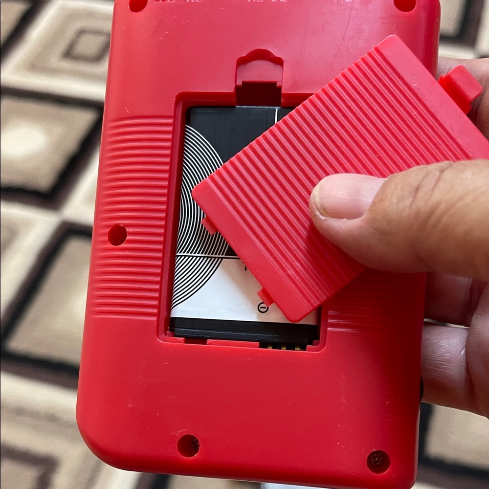 Handheld Console - Red - Picture 3 of 4